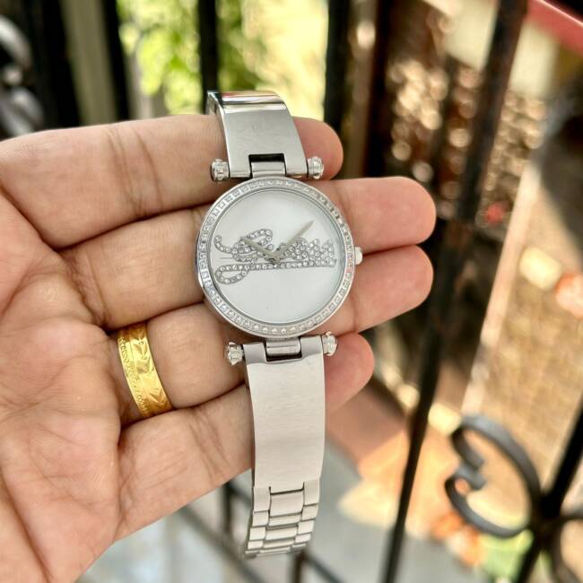 IMG 20240210 WA0125 https://watchstoreindia.com/Shop/guess-w0287l1-collection/