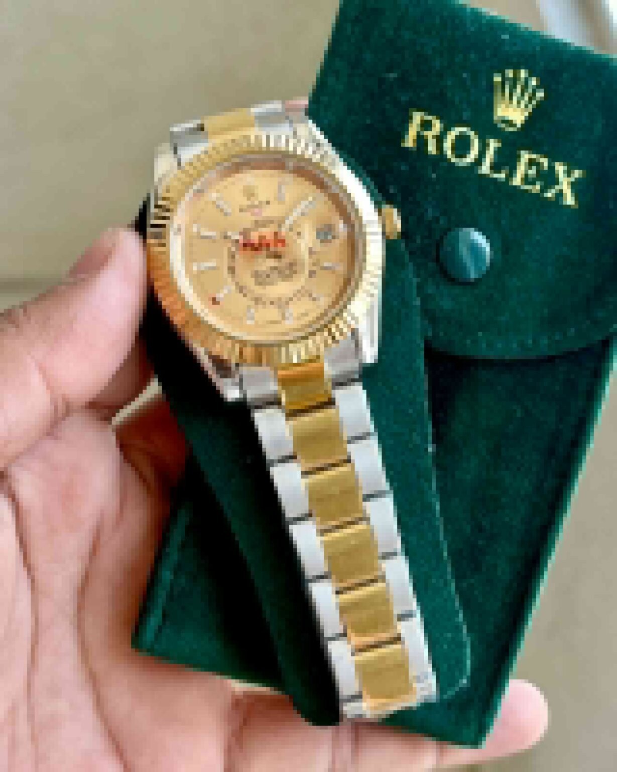 12d5a405 c78e 4304 af8a e297b3839bea https://watchstoreindia.com/Shop/rolex-sky-dweller-gold/