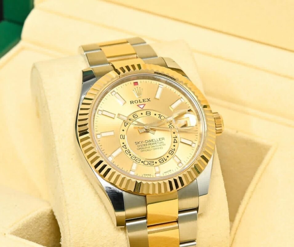 99759d8f 196b 4a87 b44c 51c1ab8ada04 https://watchstoreindia.com/Shop/rolex-sky-dweller-gold/