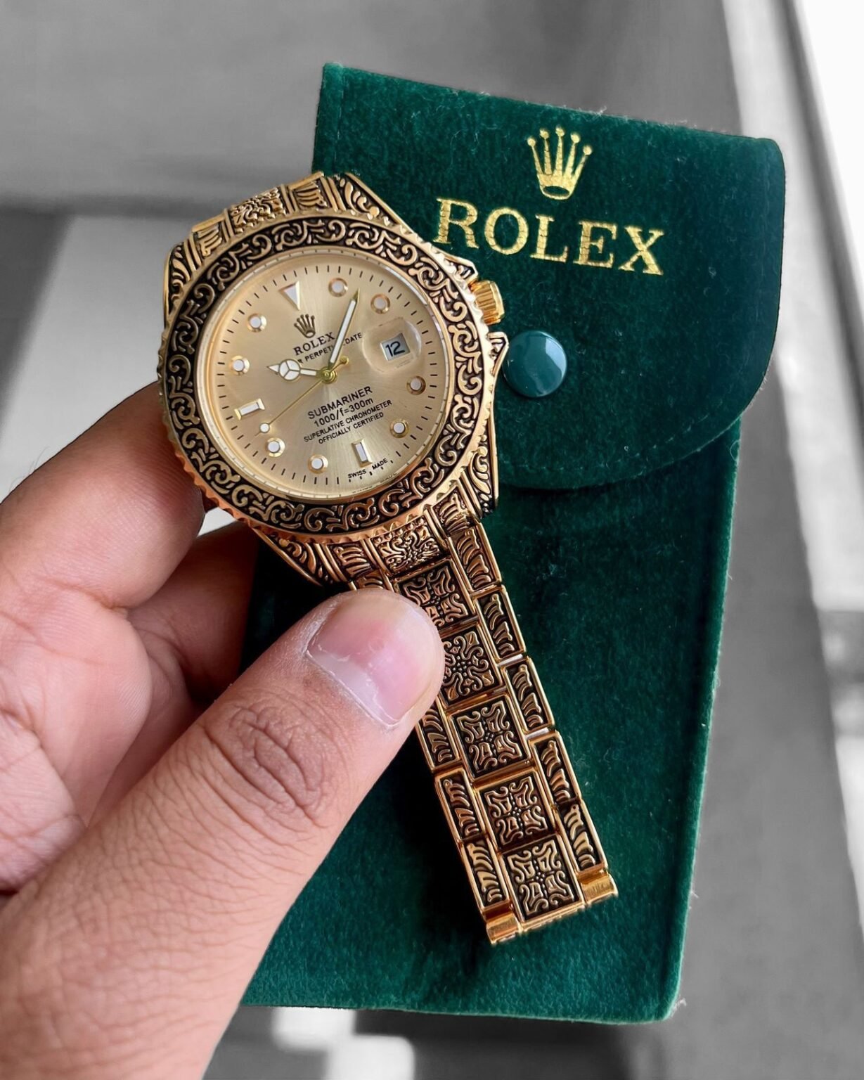 b438fdac 0b06 4fa8 b802 fd318e732cbf 1 https://watchstoreindia.com/Shop/rolex-hand-engraved-5colors/