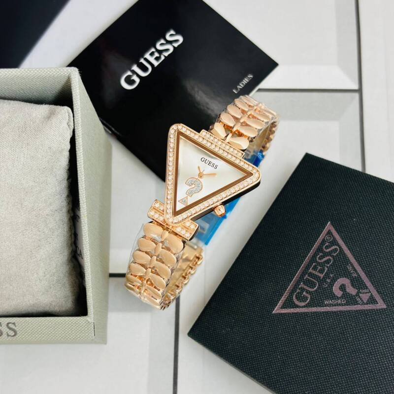 IMG 20240619 151235 552 https://watchstoreindia.com/Shop/guess-triangle-fame-5-colors/