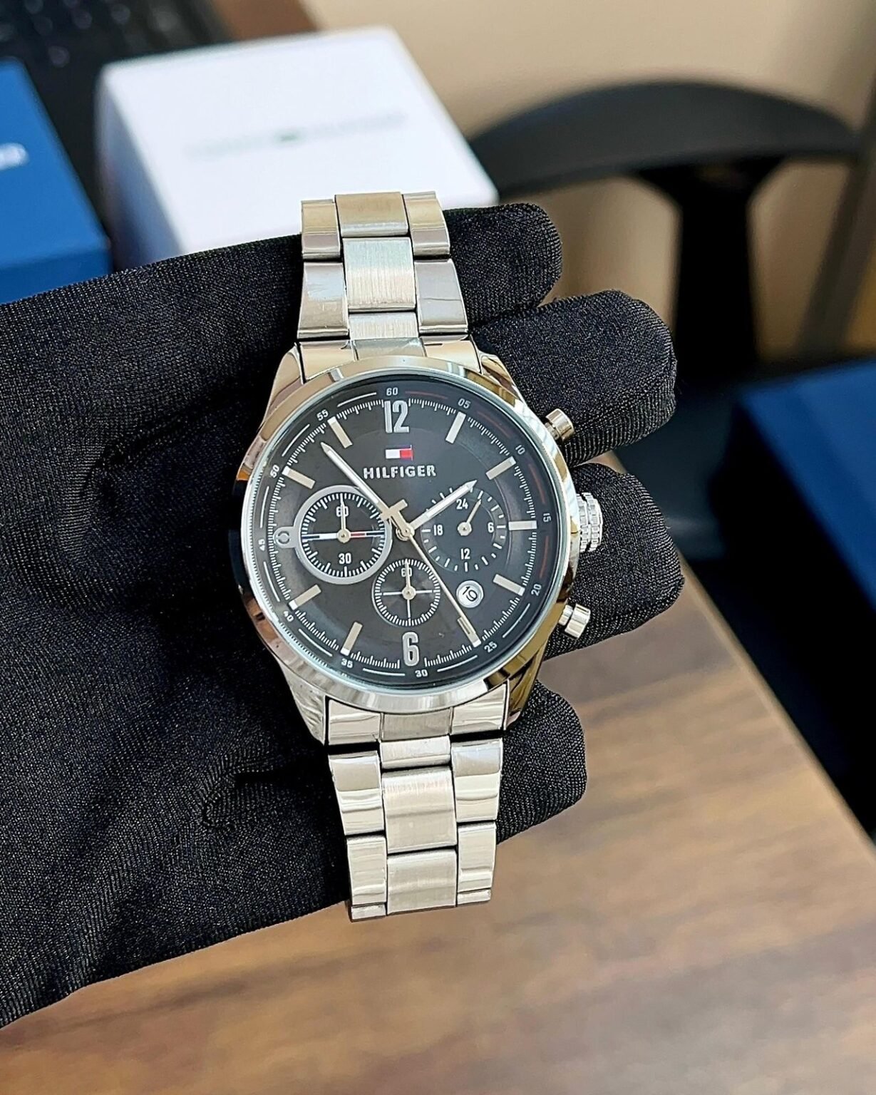 b08df992 7f1c 4ebb 92ee af1589e07576 https://watchstoreindia.com/Shop/tommy-hilfiger-silver/