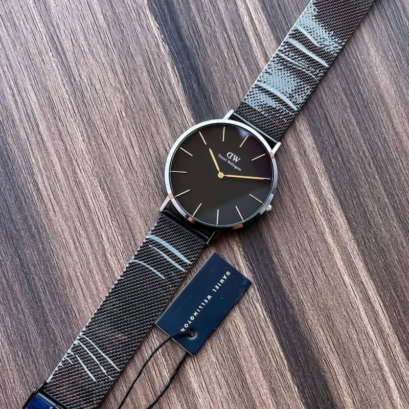 6170270586211778650 https://watchstoreindia.com/Shop/daniel-wellington-dw-black-32-mm/