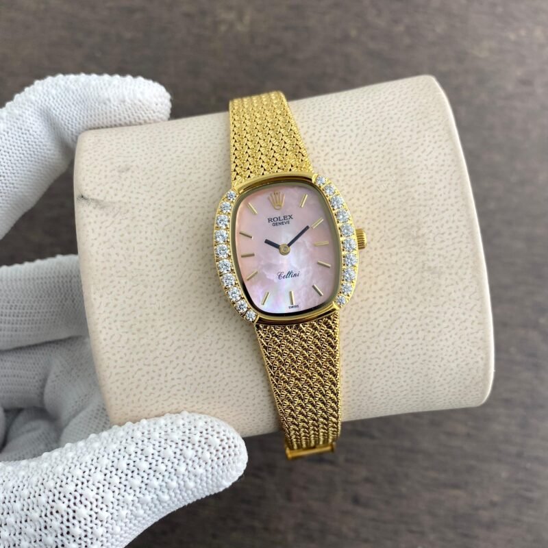 IMG 20240914 WA0289 scaled https://watchstoreindia.com/Shop/rolex-womens-golden/