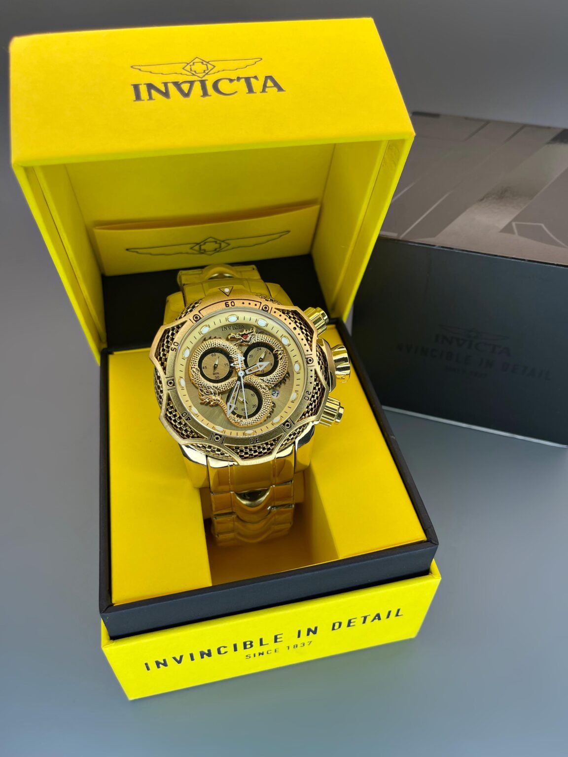 IMG 20240918 WA0098 scaled https://watchstoreindia.com/Shop/invicta-venom-chronograph-golden/