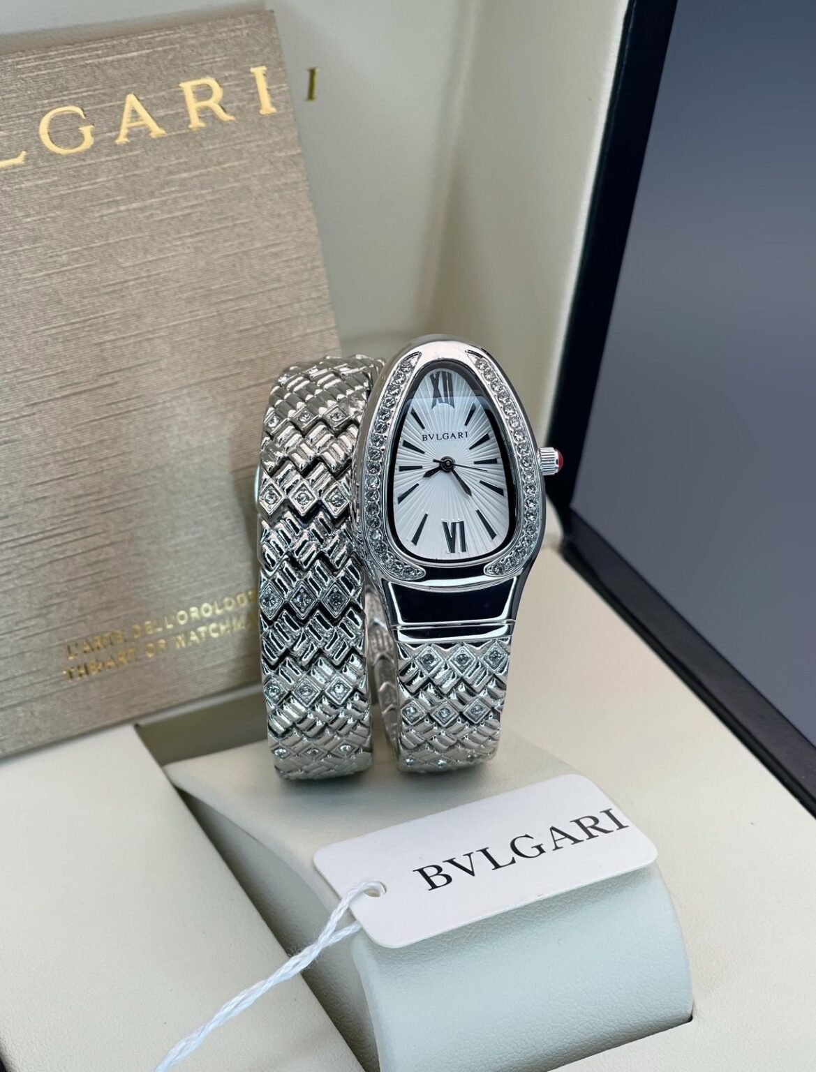 IMG 20240919 WA0052 https://watchstoreindia.com/Shop/bvlgari-bv-snake/