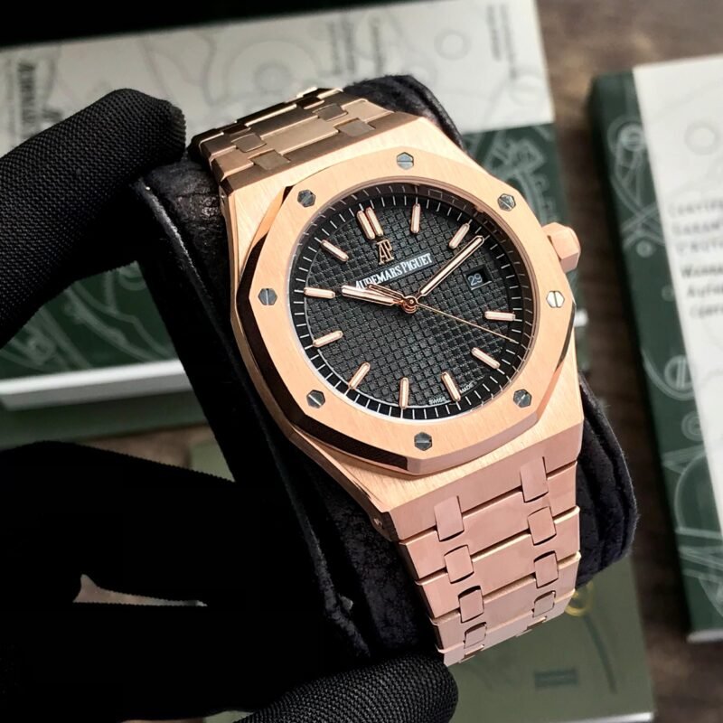 IMG 20240925 WA0041 scaled https://watchstoreindia.com/Shop/audemars-piguet-royal-oak-offshore-4/