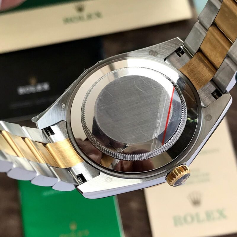 IMG 20241001 WA0009 https://watchstoreindia.com/Shop/rolex-submariner-gold-silver/