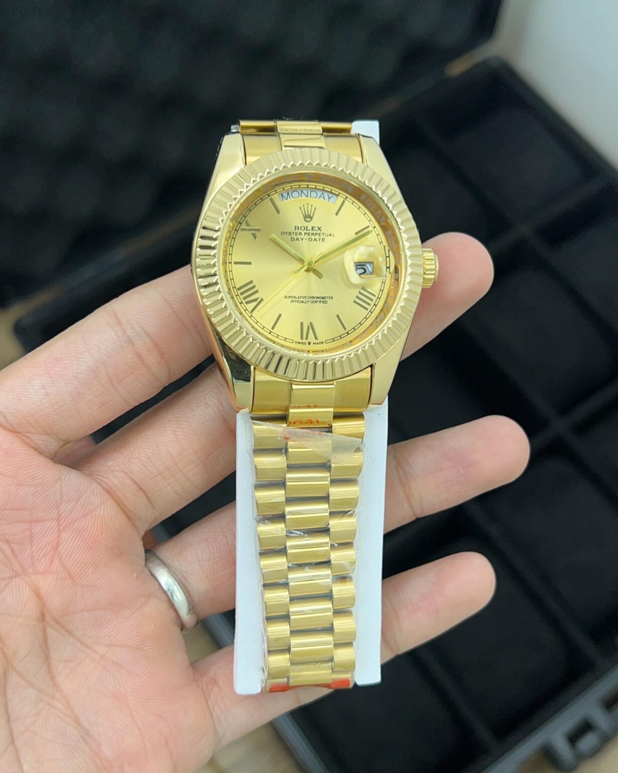 IMG 20241123 WA0008 scaled https://watchstoreindia.com/Shop/rolex-day-date-automatic-yellow-gold/