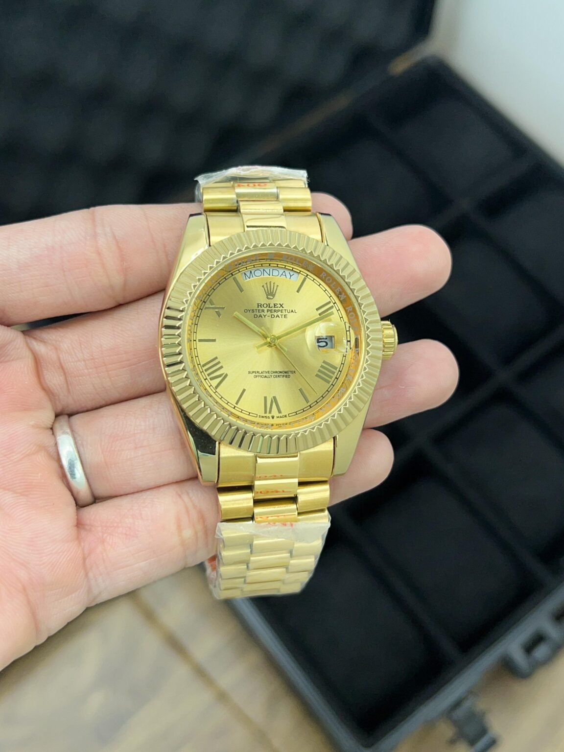 IMG 20241123 WA0009 scaled https://watchstoreindia.com/Shop/rolex-day-date-automatic-yellow-gold/