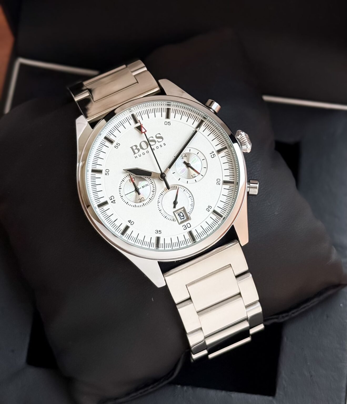 IMG 20241206 WA0038 https://watchstoreindia.com/Shop/hugo-boss-business-look/