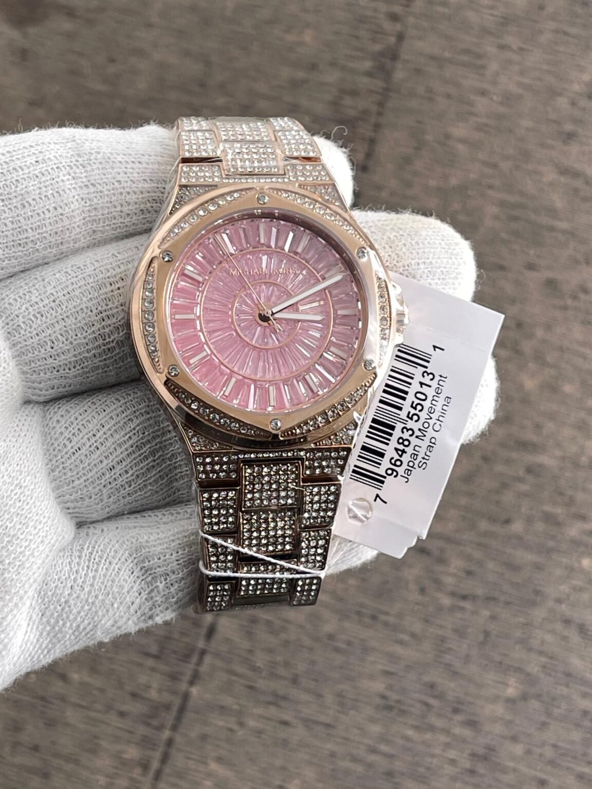 IMG 20241215 WA0083 scaled https://watchstoreindia.com/Shop/michael-kors-lennox-watch/