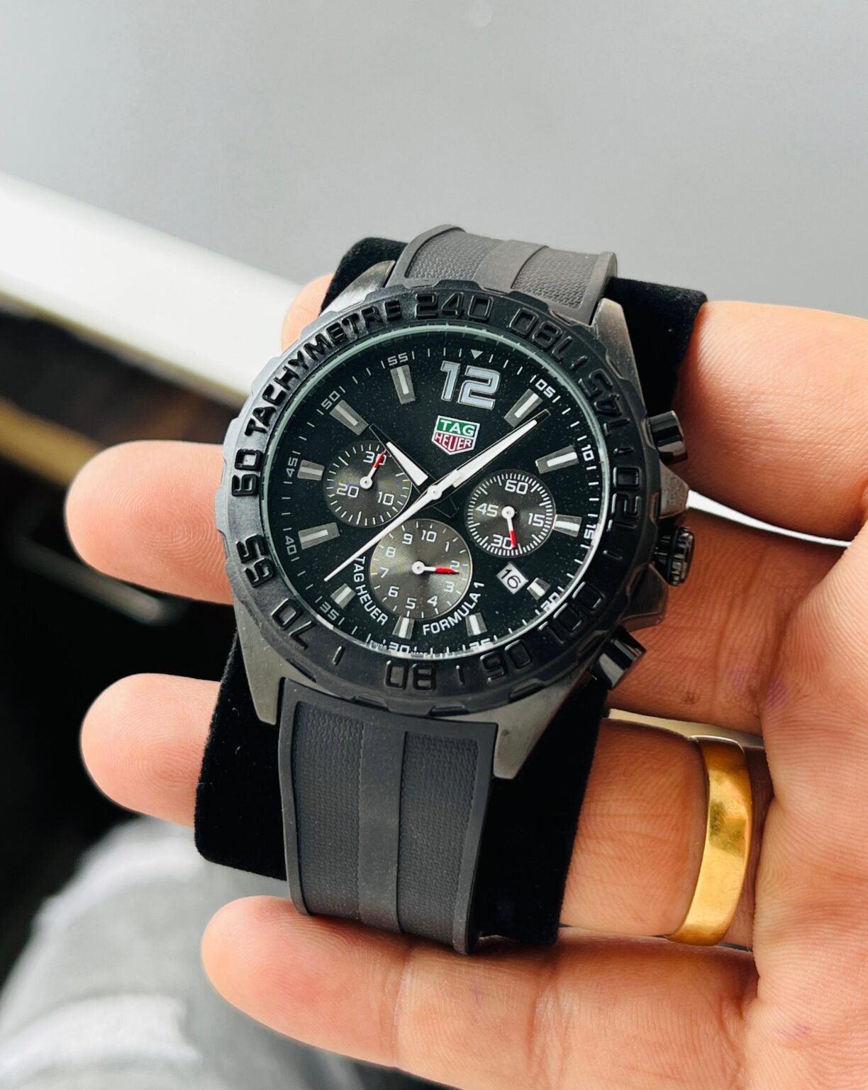 IMG 20241222 WA0071 scaled https://watchstoreindia.com/Shop/tag-heuer-formula-1-sporty/