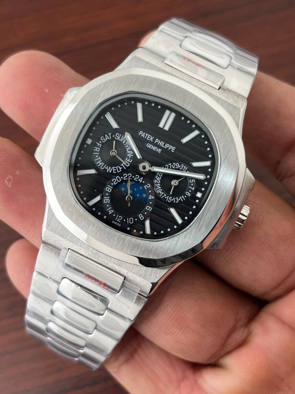 IMG 20241225 WA0008 https://watchstoreindia.com/Shop/patek-philippe-nautilus-automatic/