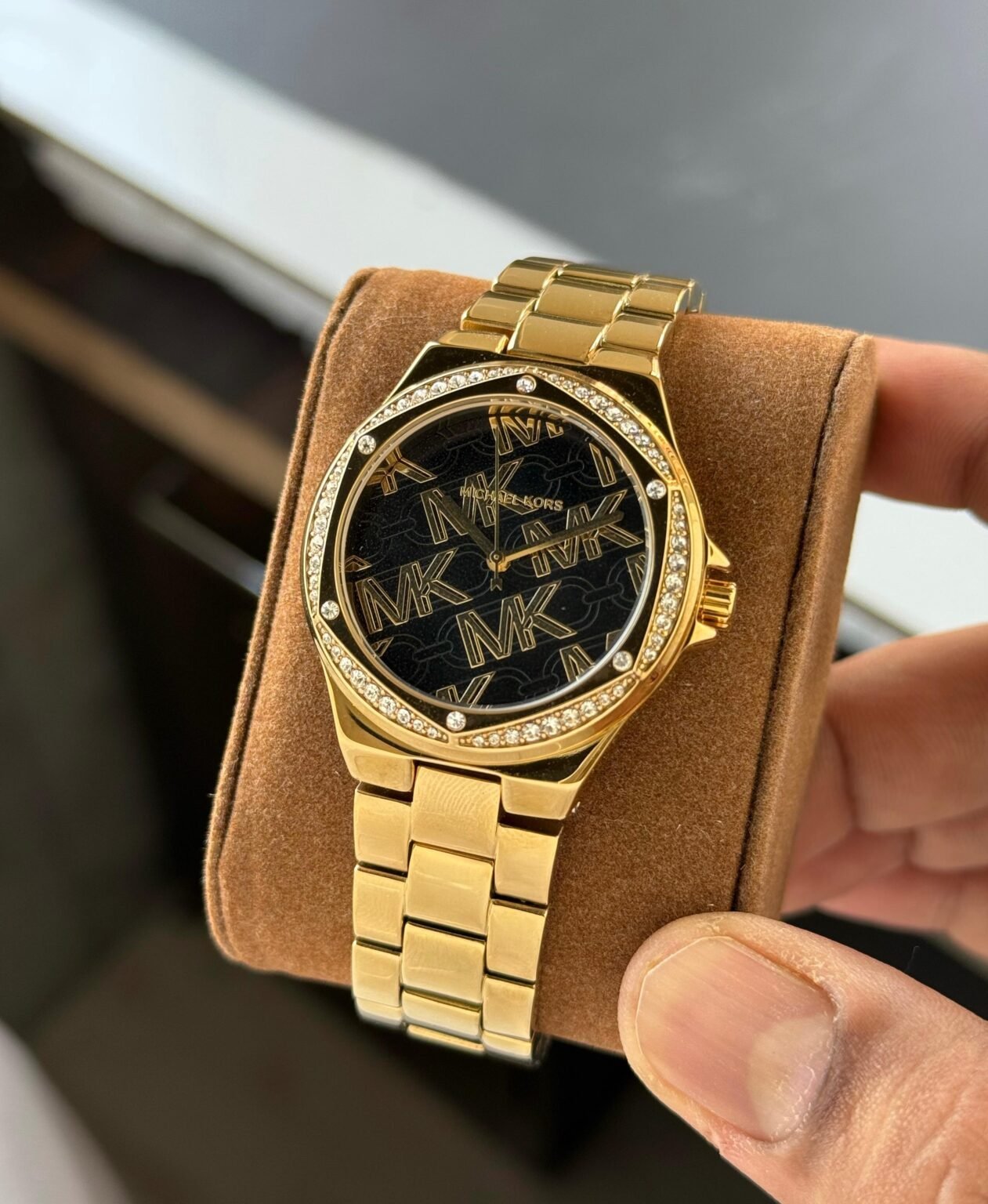 IMG 20241227 WA0041 scaled https://watchstoreindia.com/Shop/michael-kors-lennox-mk7404/