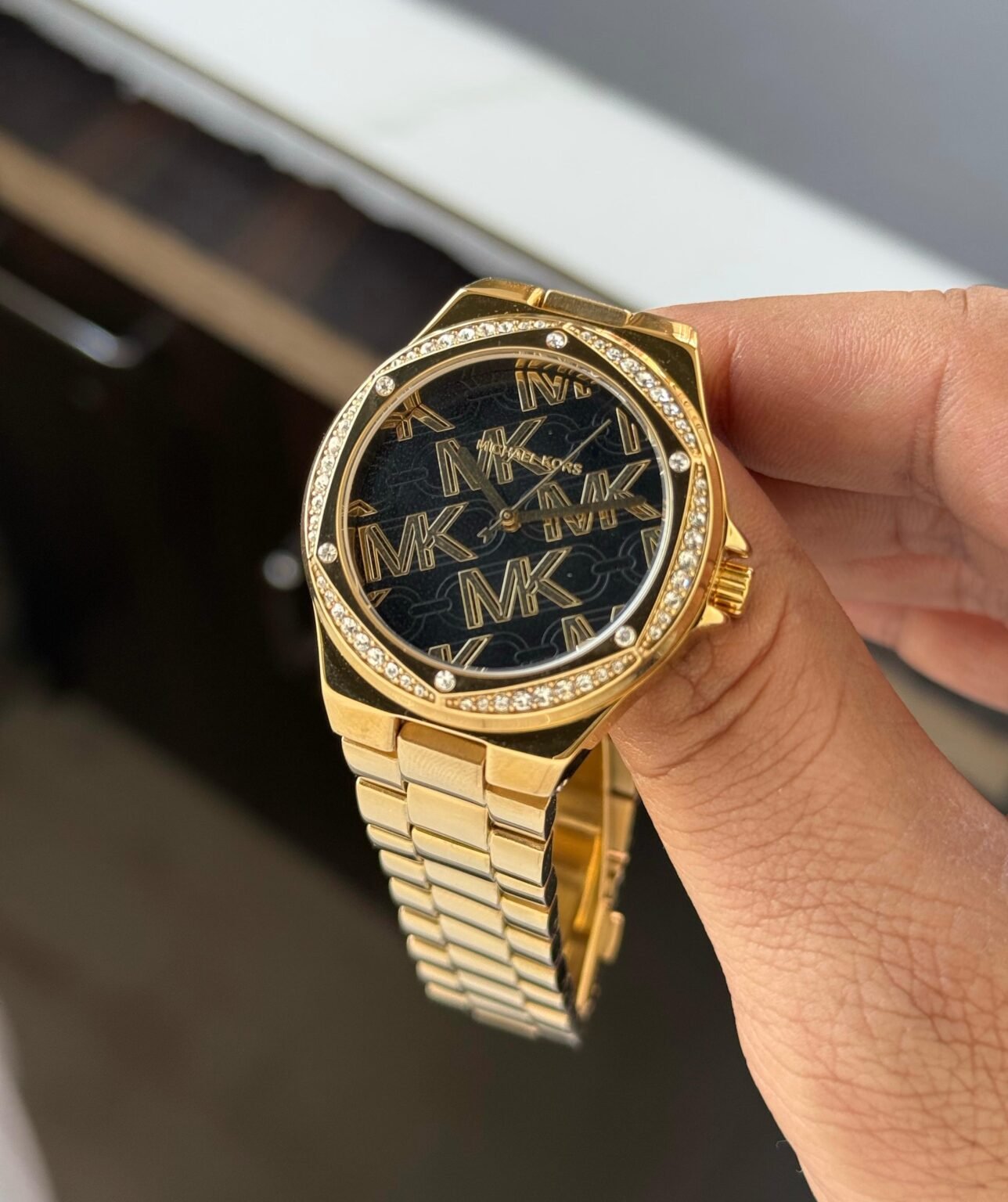 IMG 20241227 WA0043 scaled https://watchstoreindia.com/Shop/michael-kors-lennox-mk7404/