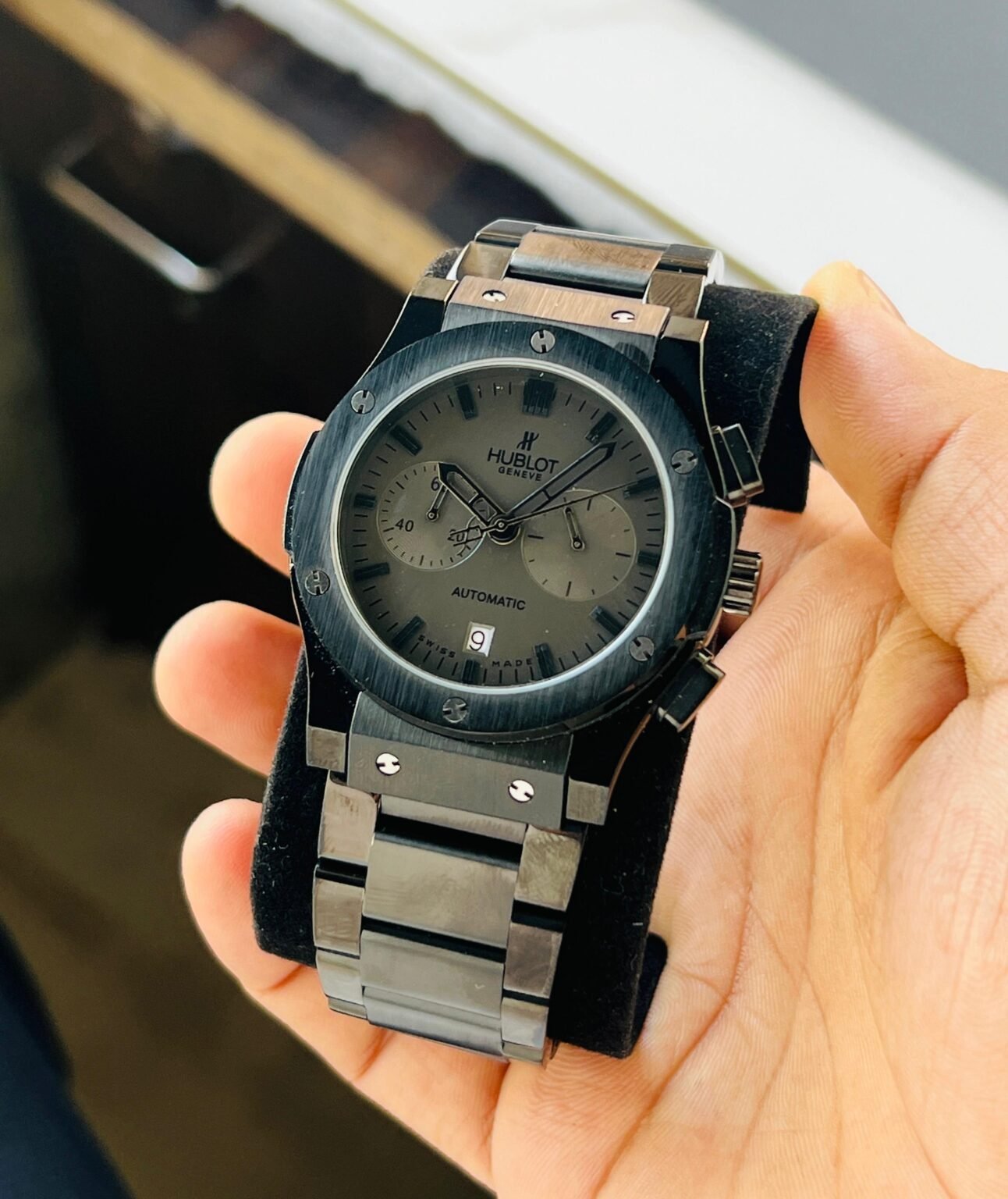 IMG 20241229 WA0019 scaled https://watchstoreindia.com/Shop/hublot-big-bang-5-chronograph/