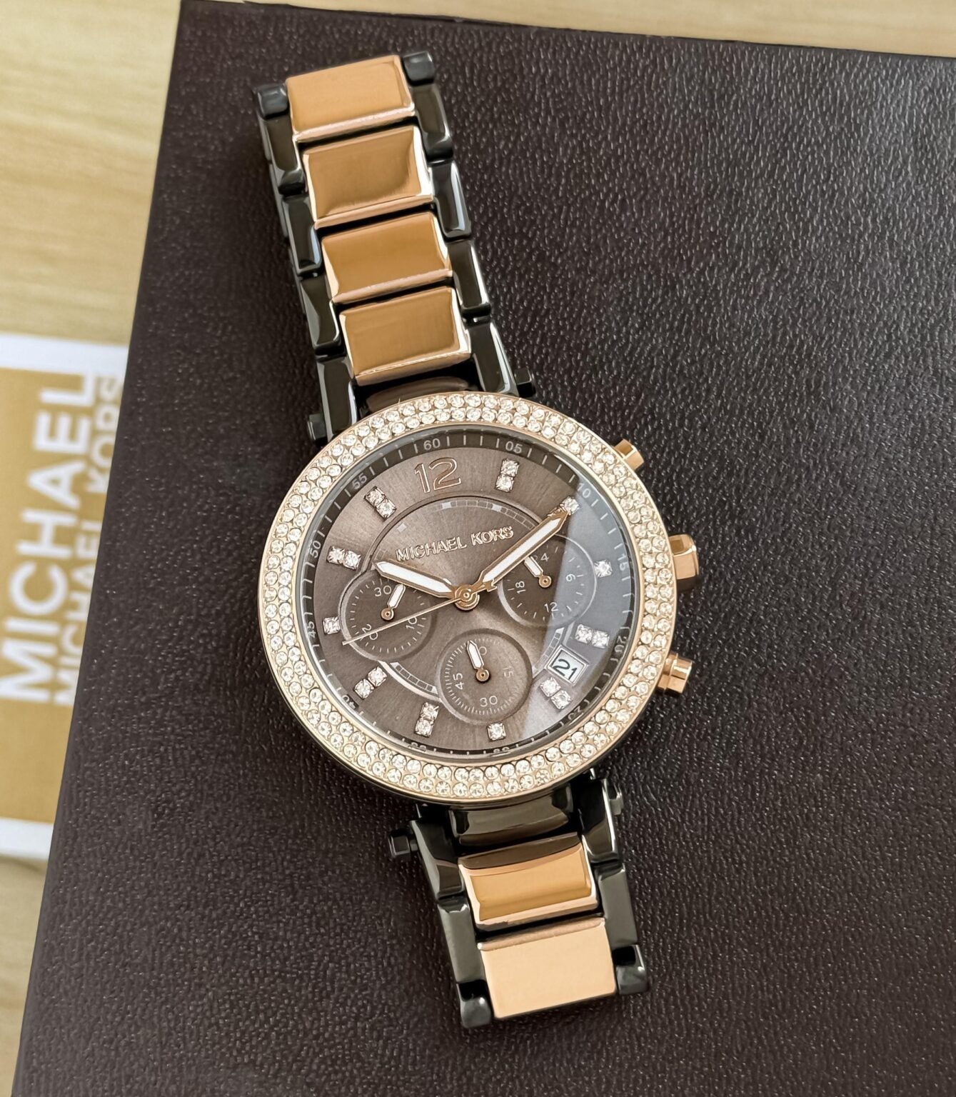 IMG 20250105 WA0007 scaled https://watchstoreindia.com/Shop/michael-kors-timepiece/