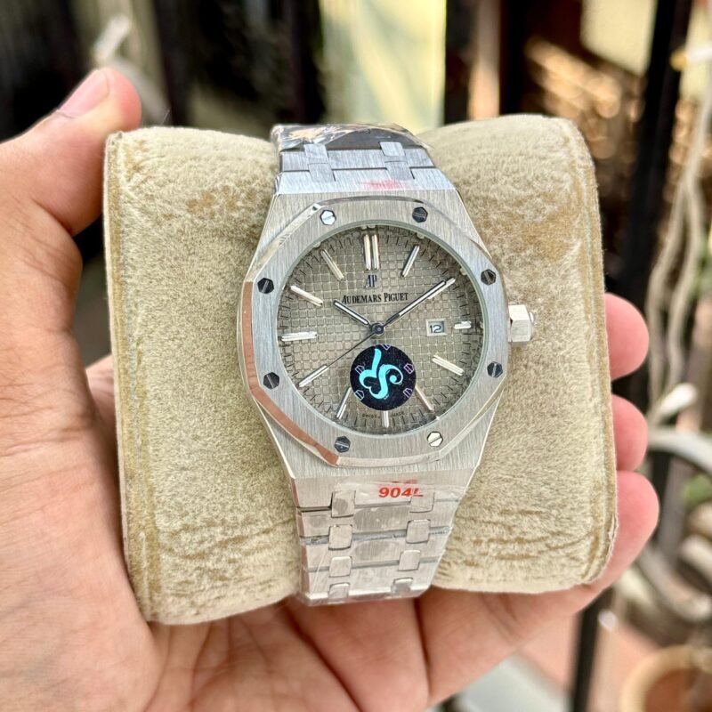 IMG 20250206 WA0079 scaled https://watchstoreindia.com/Shop/audemars-piguet-royal-oak-grande-tapisserie/