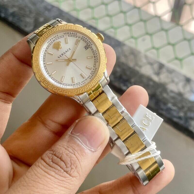 1000016006 https://watchstoreindia.com/Shop/versace-hellenyium-quartz/
