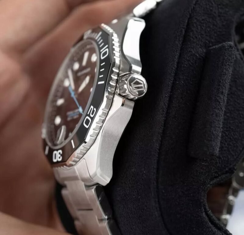 1000024458 https://watchstoreindia.com/Shop/tag-heuer-aquaracer-professional-300-premium/