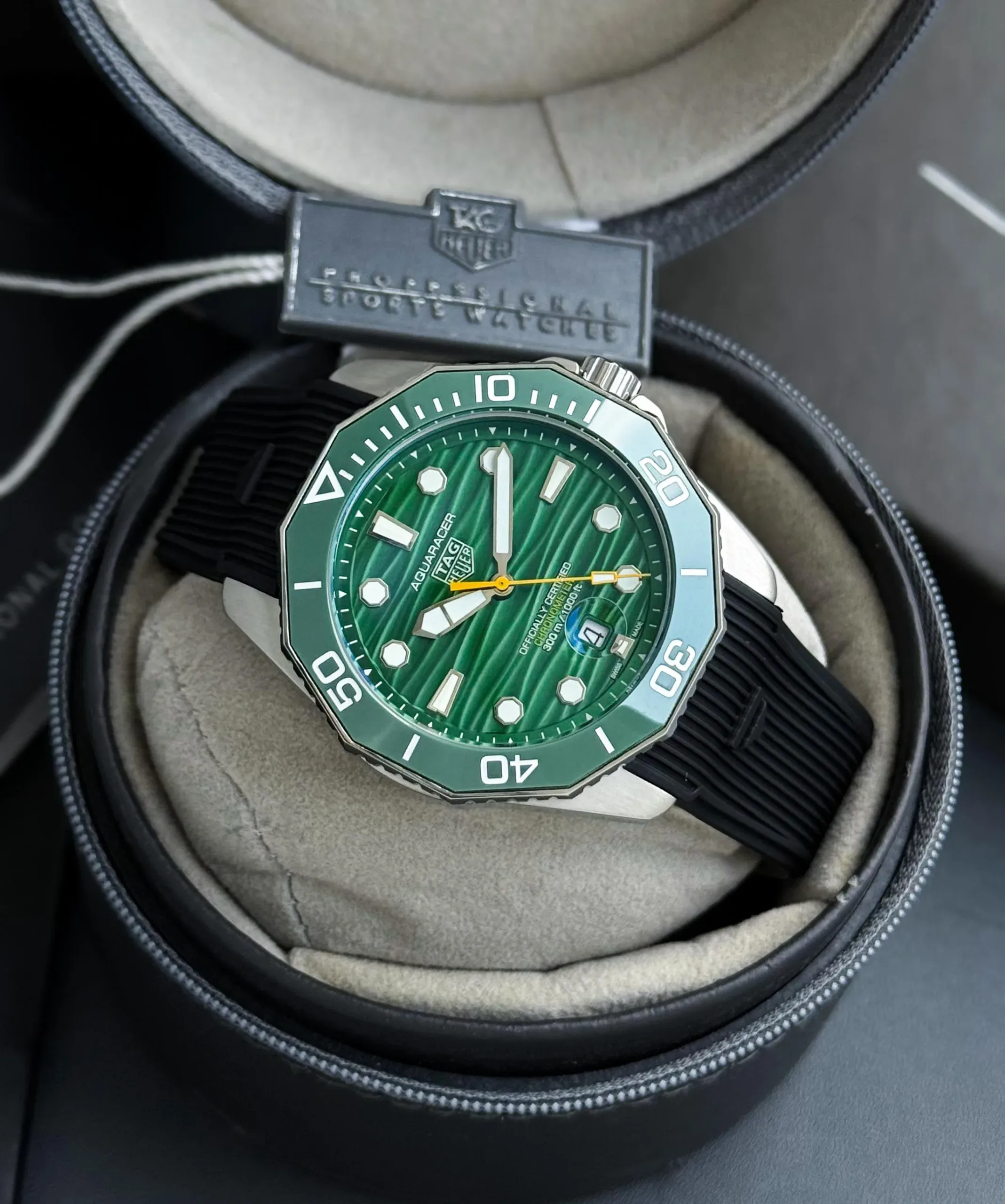 TAG HEUER AQUARACER 7A ORIGINAL GREEN DIAL AUTOMATIC - Image 4