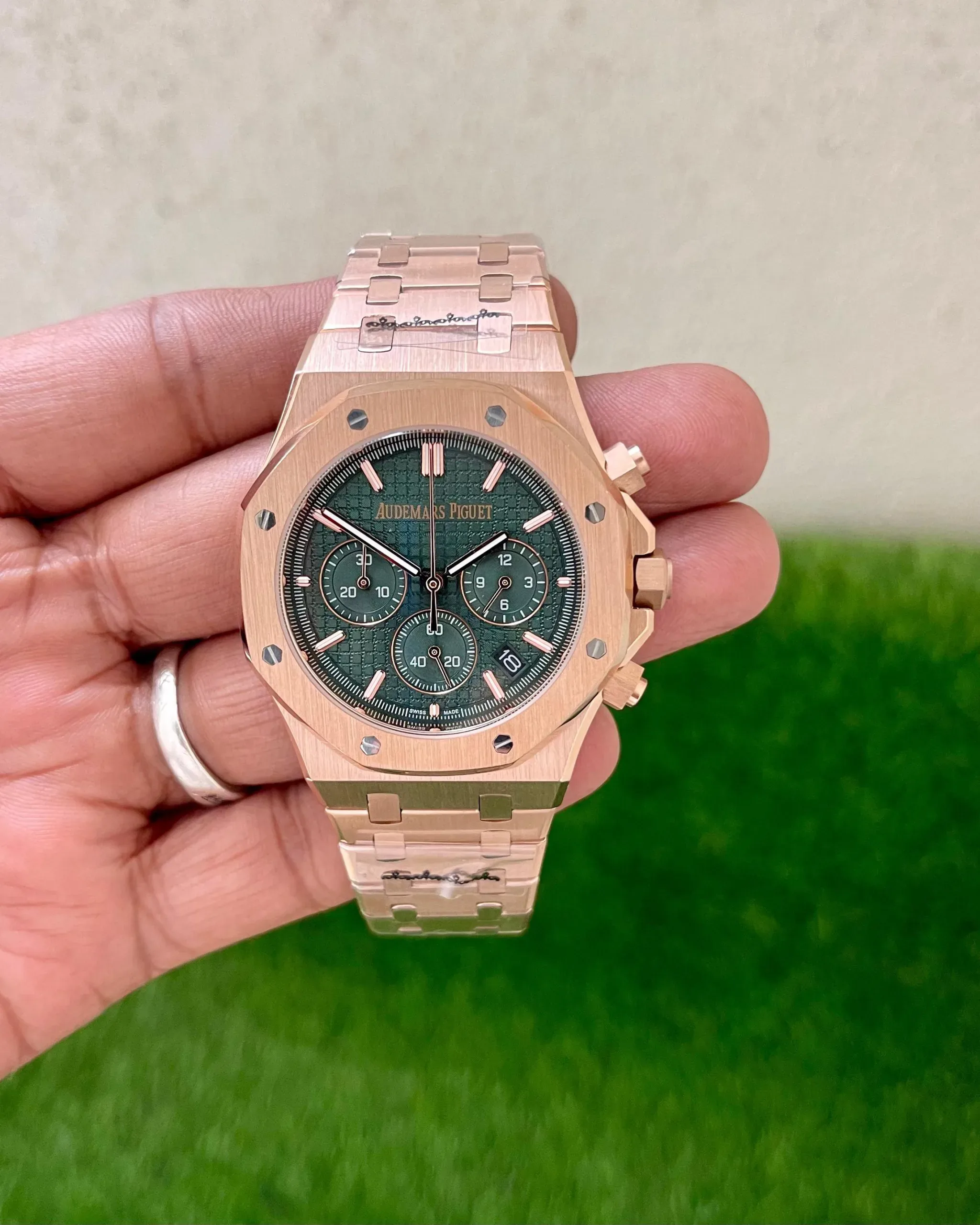 AUDEMARS PIGUET ROYAL OAK ROSEGOLD GREEN DIAL - Image 8