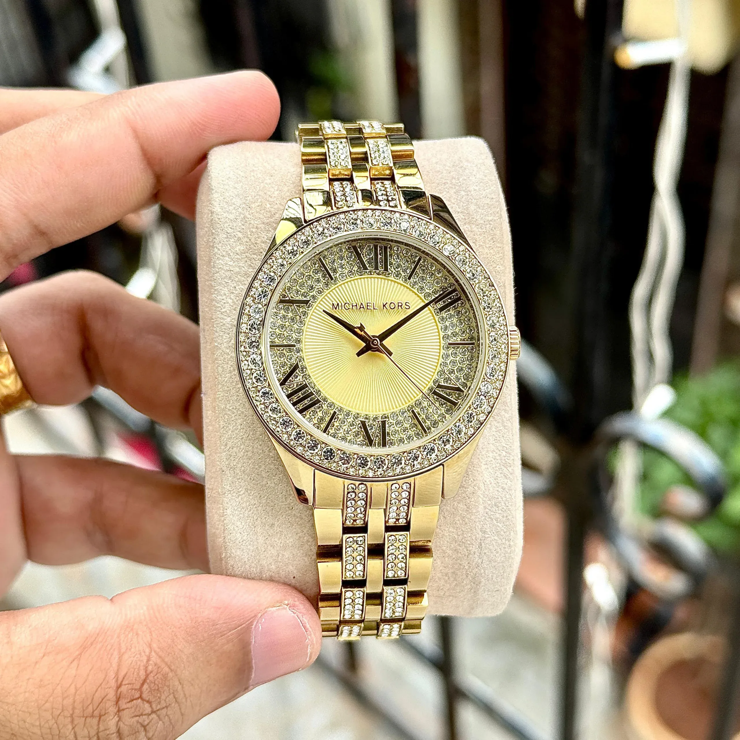 MICHAEL KORS MK4709 DAZZLING CRYSTAL QUARTZ MOVEMENT - Image 1