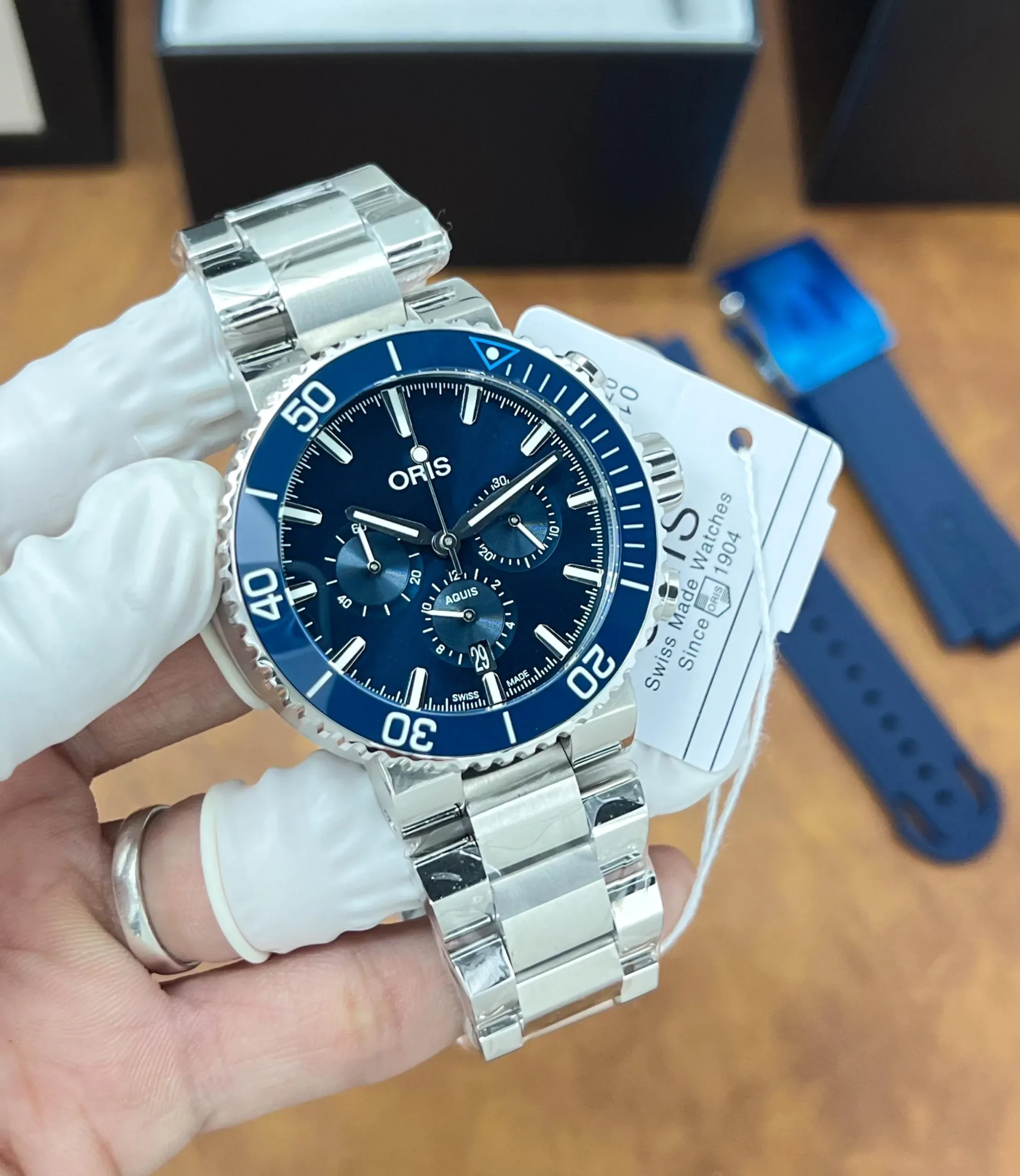 ORIS AQUIS BLUE WHALE 10AA ULTRA PREMIUM - Image 1