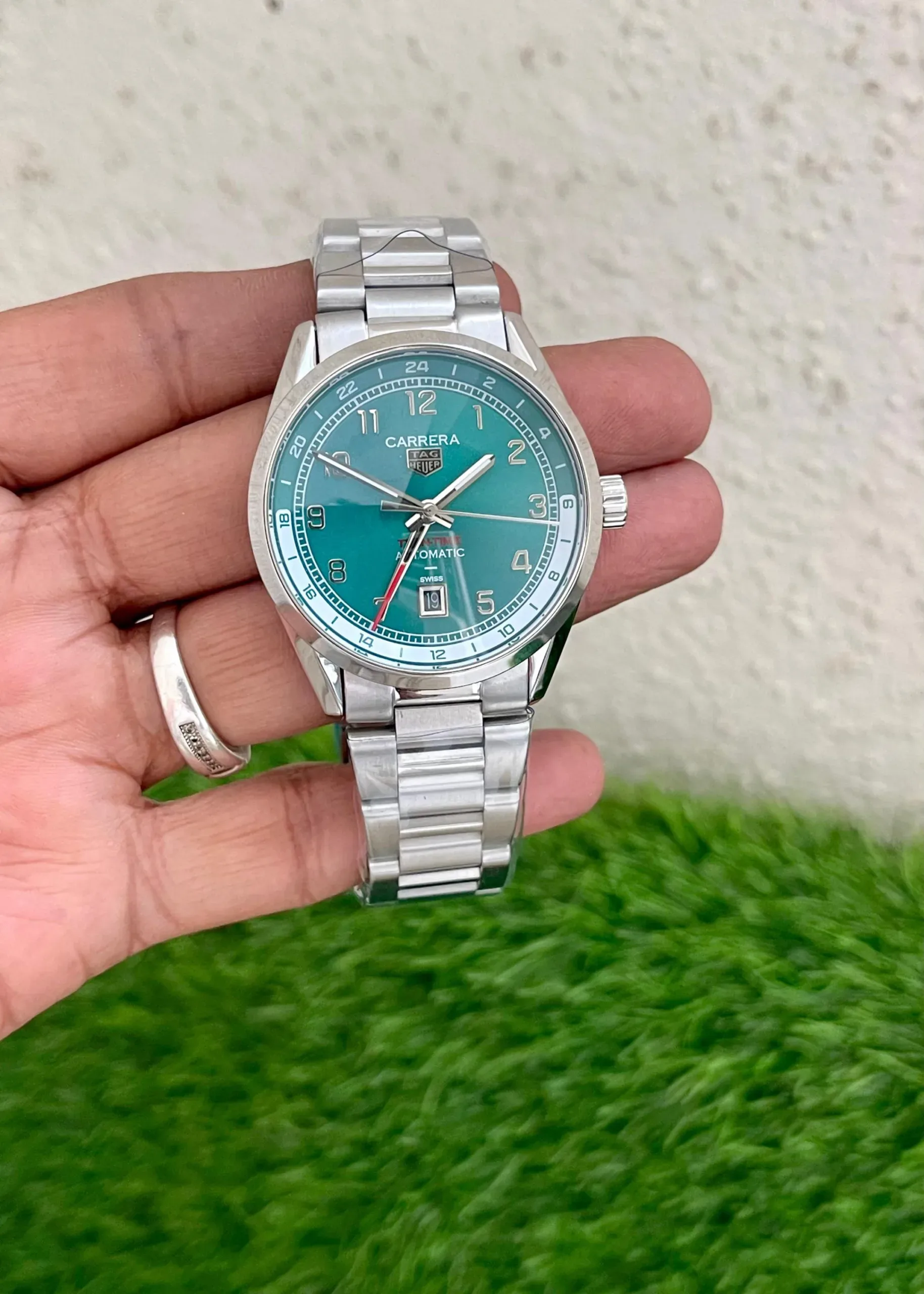 TAG HEUER CARRERA BRUSHED SUNRARY GREEN AUTOMATIC - Image 4