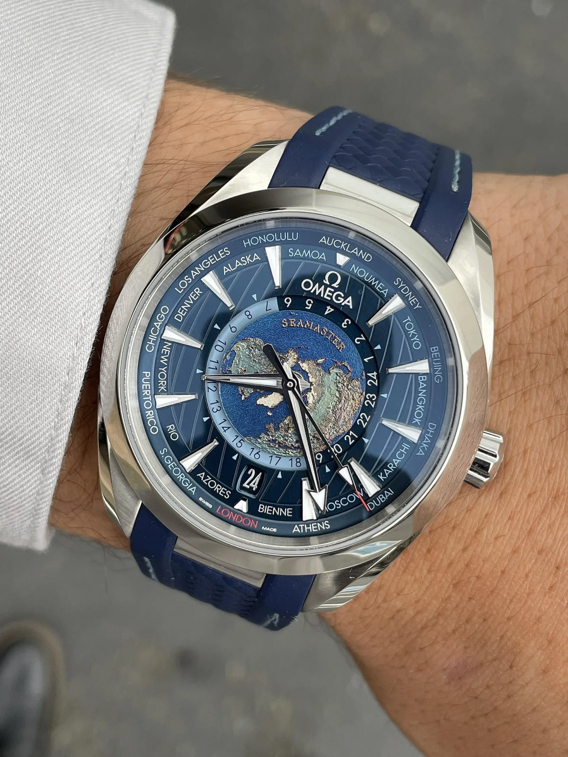 OMEGA AQUATERRA WORLDTIMER AUTOMATIC BLUE - Image 4