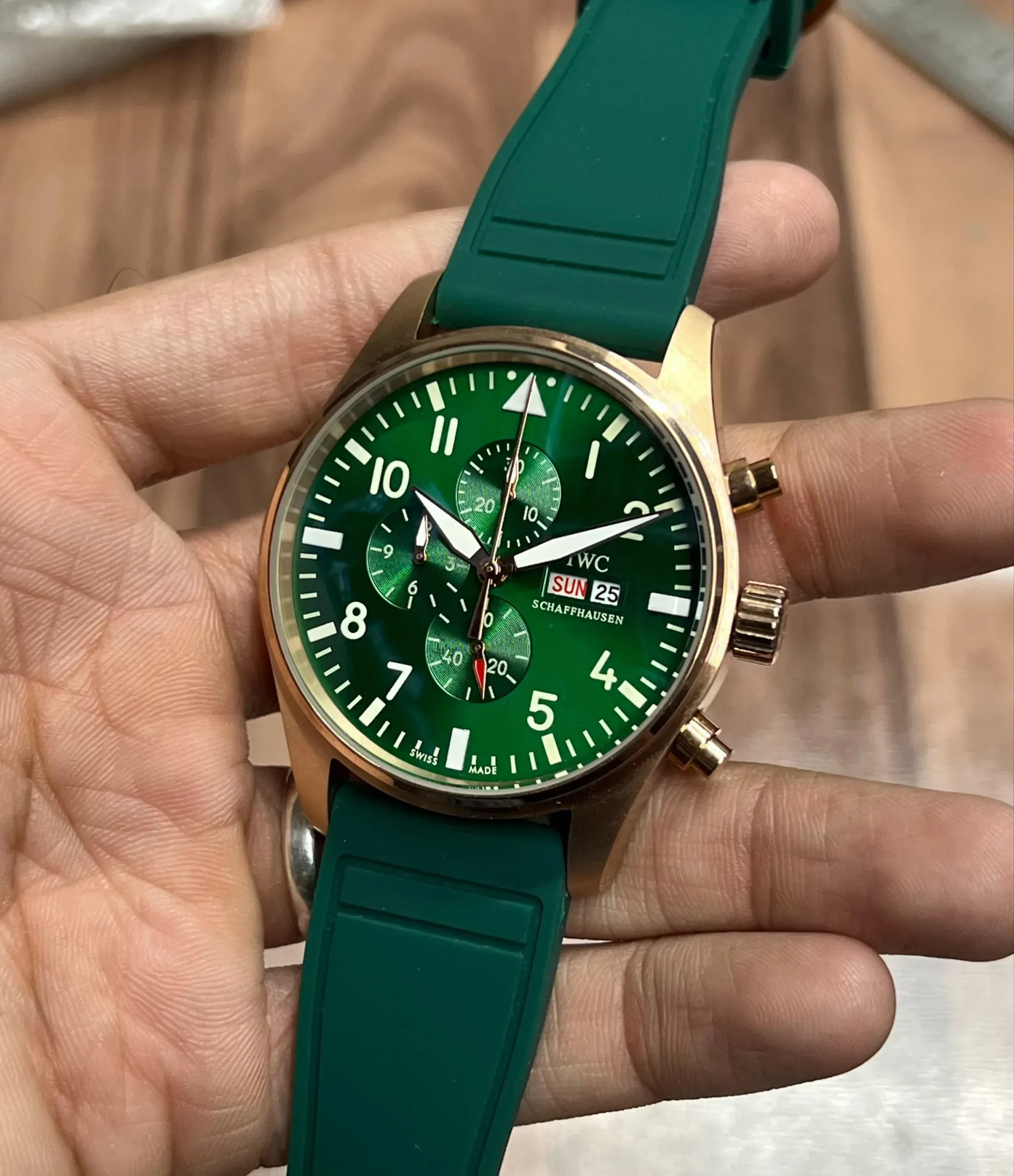 2025/11/1000052800-jpg.webp IWC SCHAFFGAUSEN PILOT'S IW389401 7AA PREMIUM GREEN - Image 1