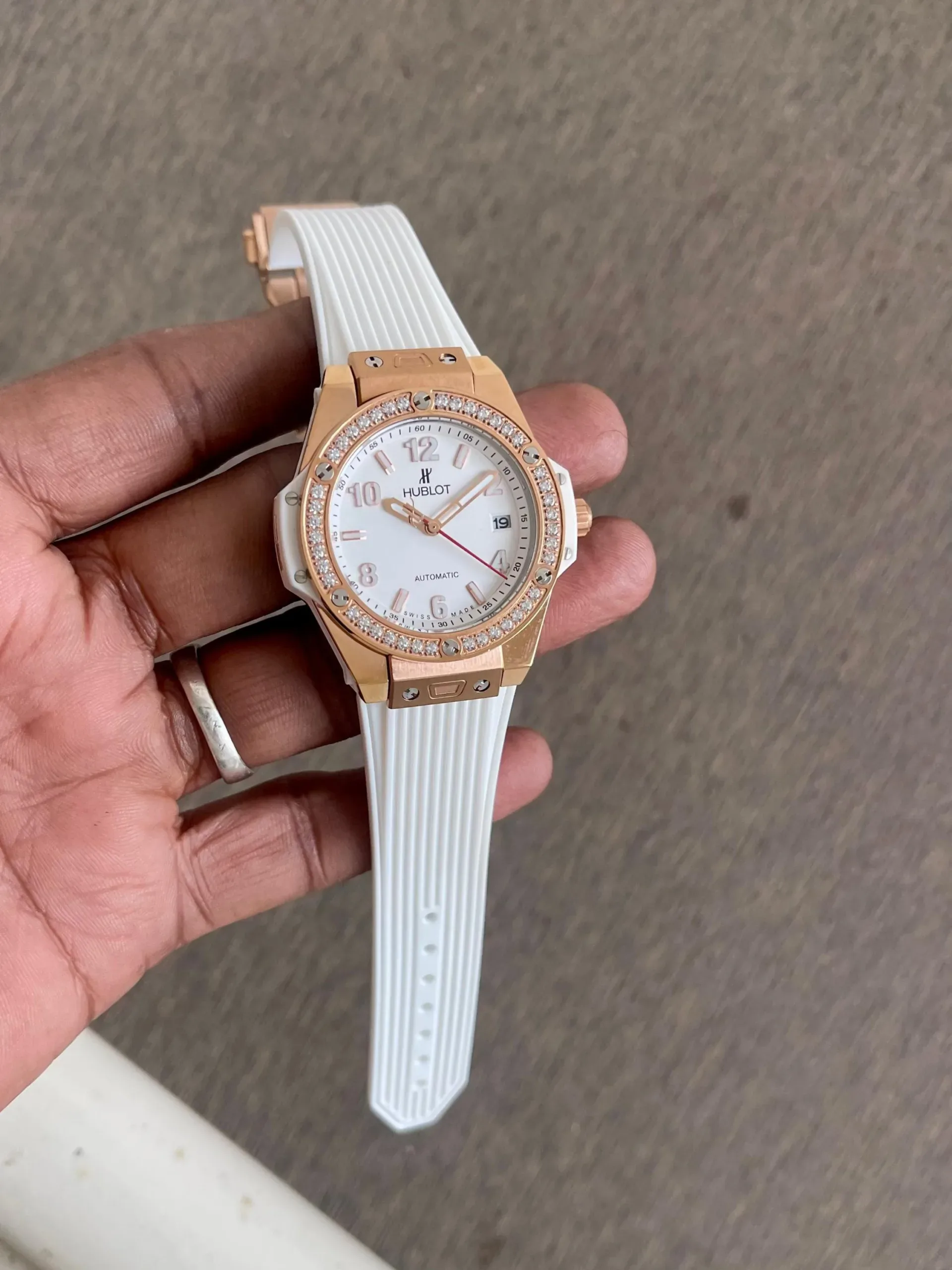 HUBLOT BIG BANG KING GOLD DIAMOND QUARTZ MOVEMENT WHITE DIAL - Image 5