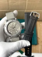 OMEGA SEAMASTER STAINLESS STEEL DIVER AUTOMATIC - Image 3