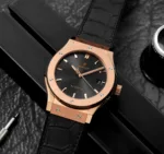 HUBLOT CLASSIC FUSION AUTOMATIC BLACK DIAL - Image 4