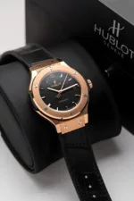 HUBLOT CLASSIC FUSION AUTOMATIC BLACK DIAL - Image 2