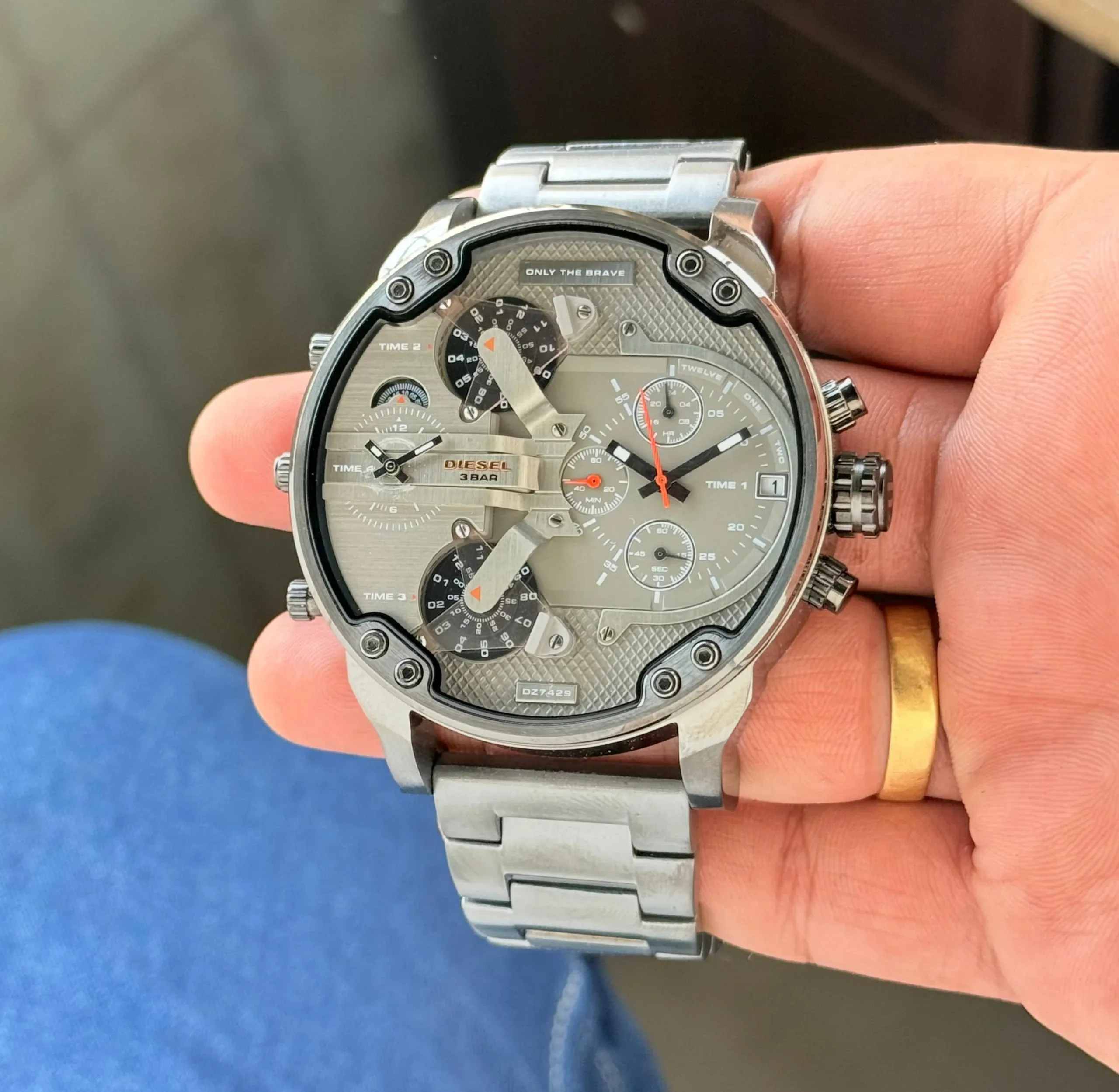 2025/11/IMG-20251125-WA0003-jpg.webp DIESEL MR.DADDY 2.0 DZ7313 GREY BLACK DIAL - Image 1