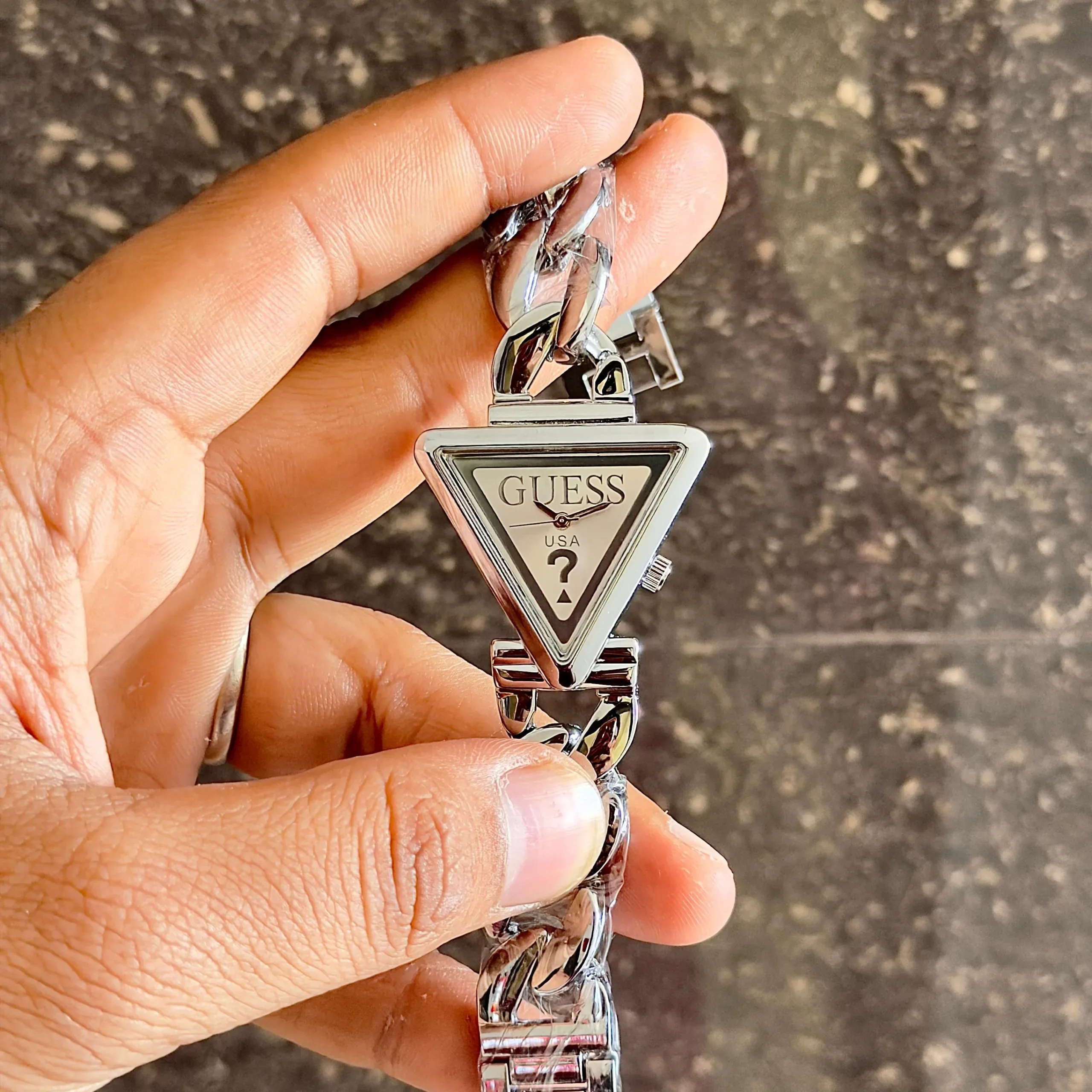 Guess Silver Triangle Dial - Image 3