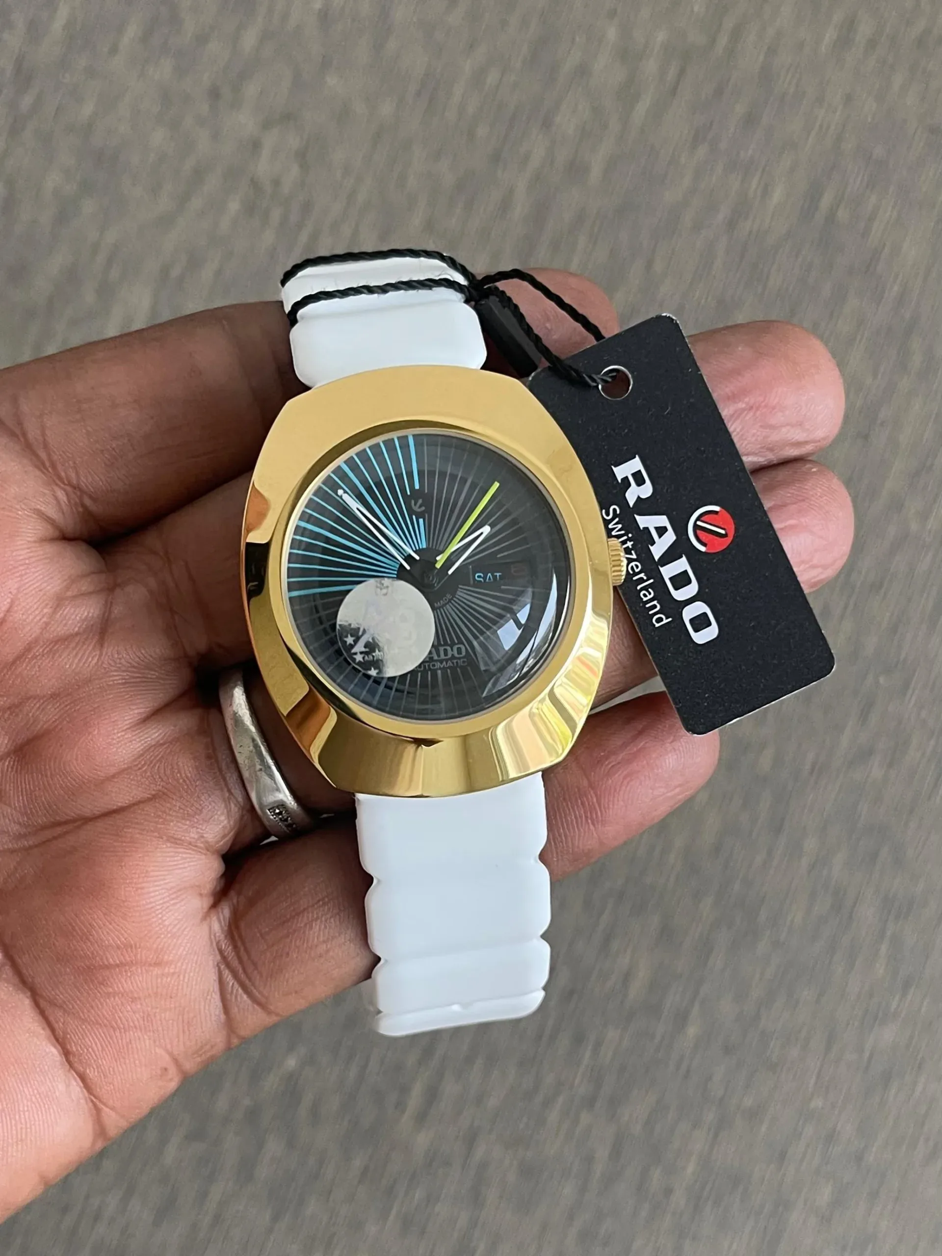 Rado Oval Shaped Gold tone - Image 5