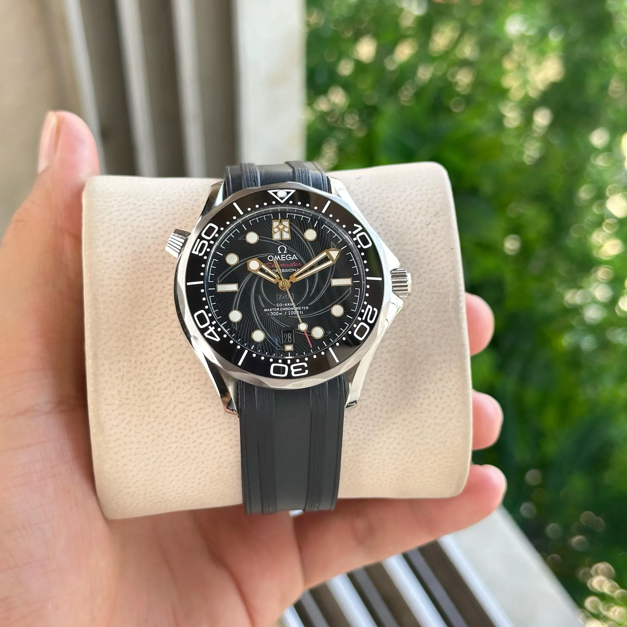 WhatsApp Image 2026-03-30 at 7.38.38 PM (1) Omega Seamaster Jemes Bond Edition - Image 1