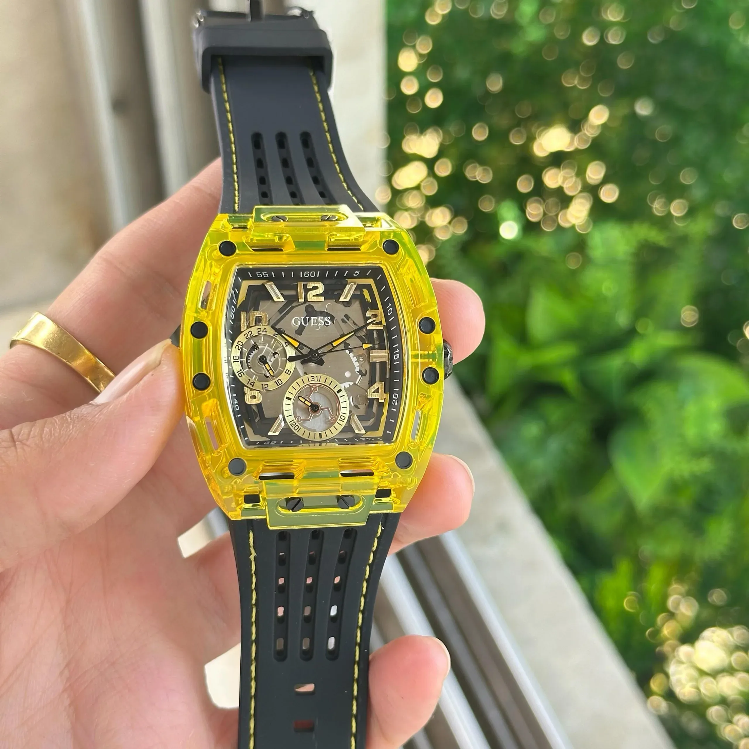 Guess Black Yellow Chonograph - Image 2