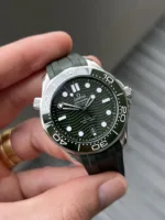 Omega Seamaster Diver 300M Green - Image 2