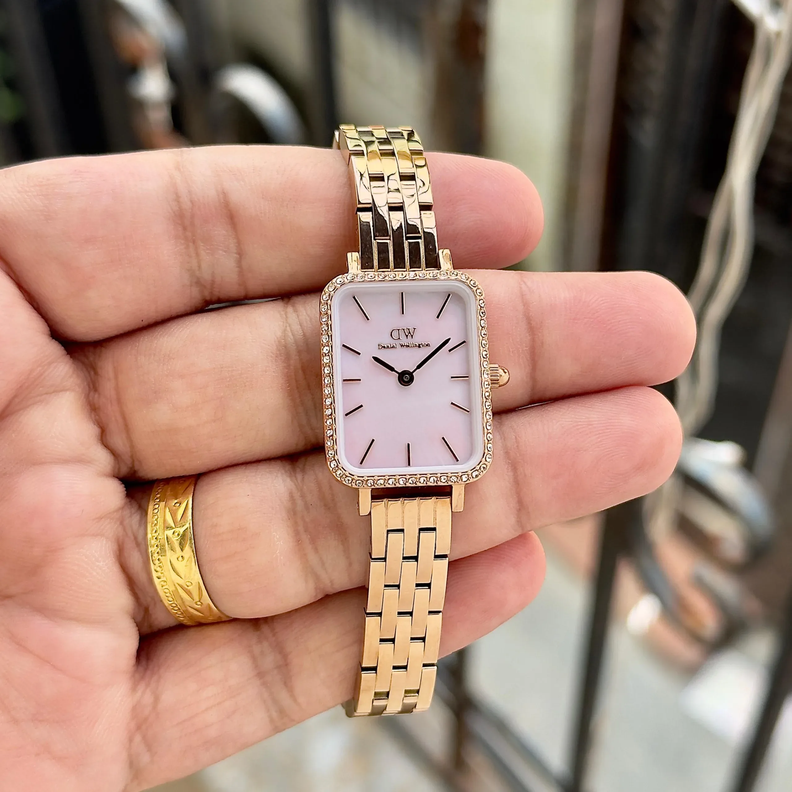 Daniel Wellington Pink Mother Of Pearl Dial - Image 2