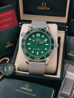 Omega Seamaster Diver 300M Green Dial - Image 2