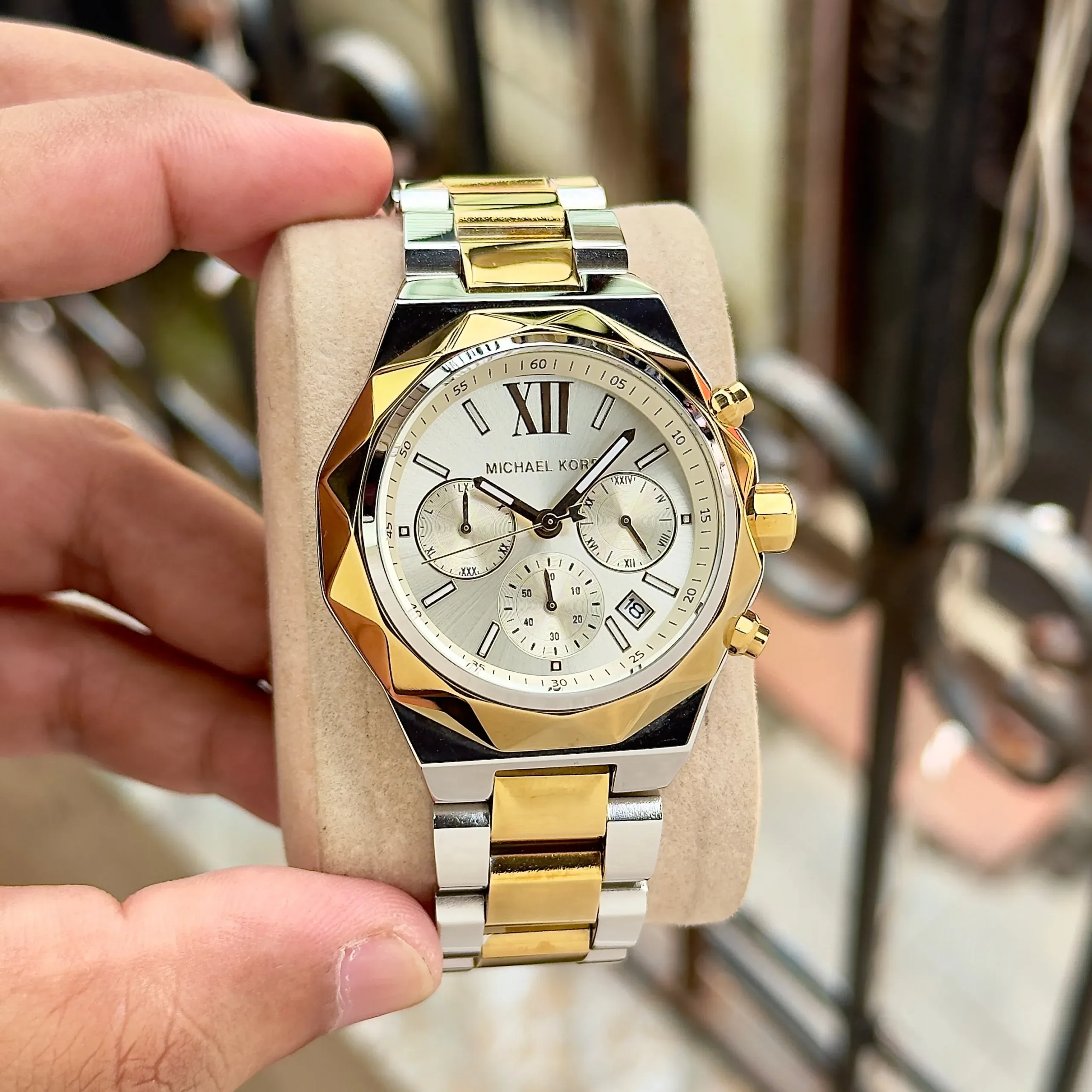 WhatsApp Image 2026-10-02 at 10.42.43 PM (1) Michael Kors Raquel Silver Dial - Image 1