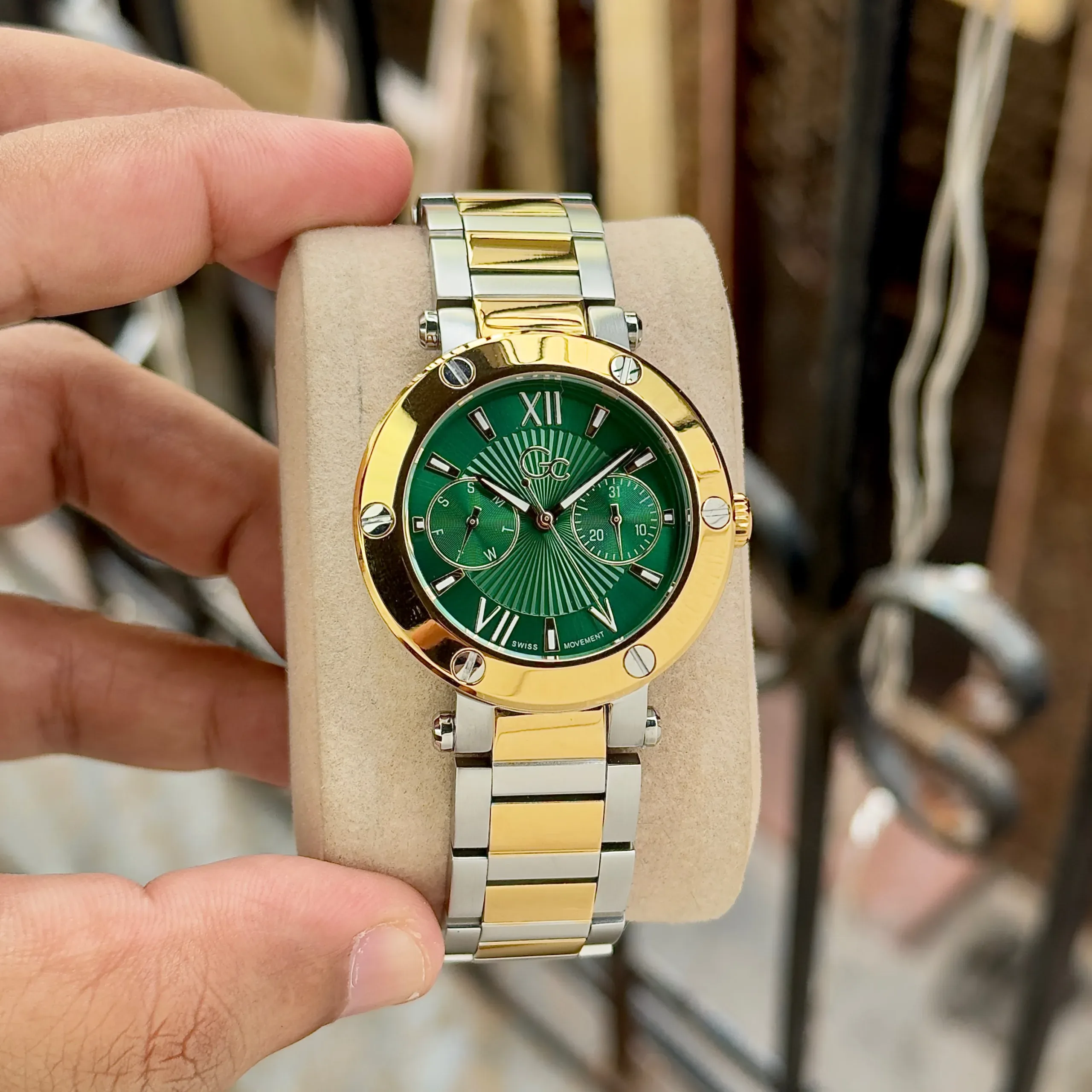 Guess Green Sunray Dial - Image 1