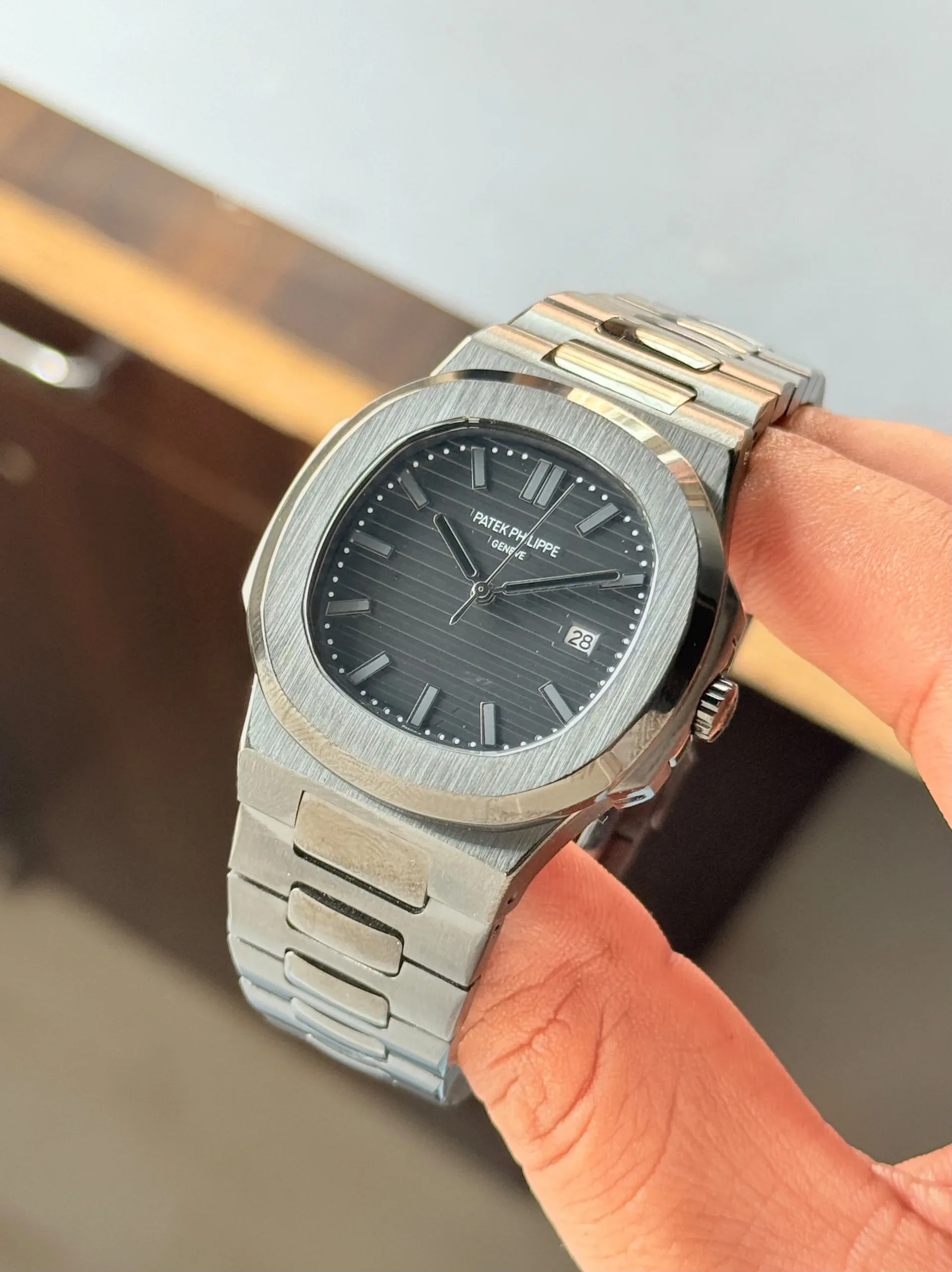Patek Philippe Nautilus Black Japanese Quartz - Image 2