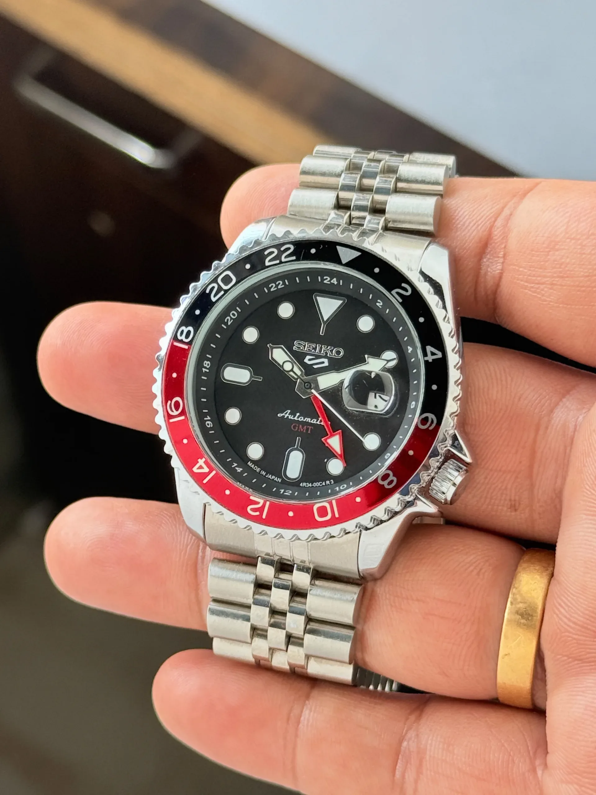 Seiko 42'mm Black Dial Quartz - Image 3