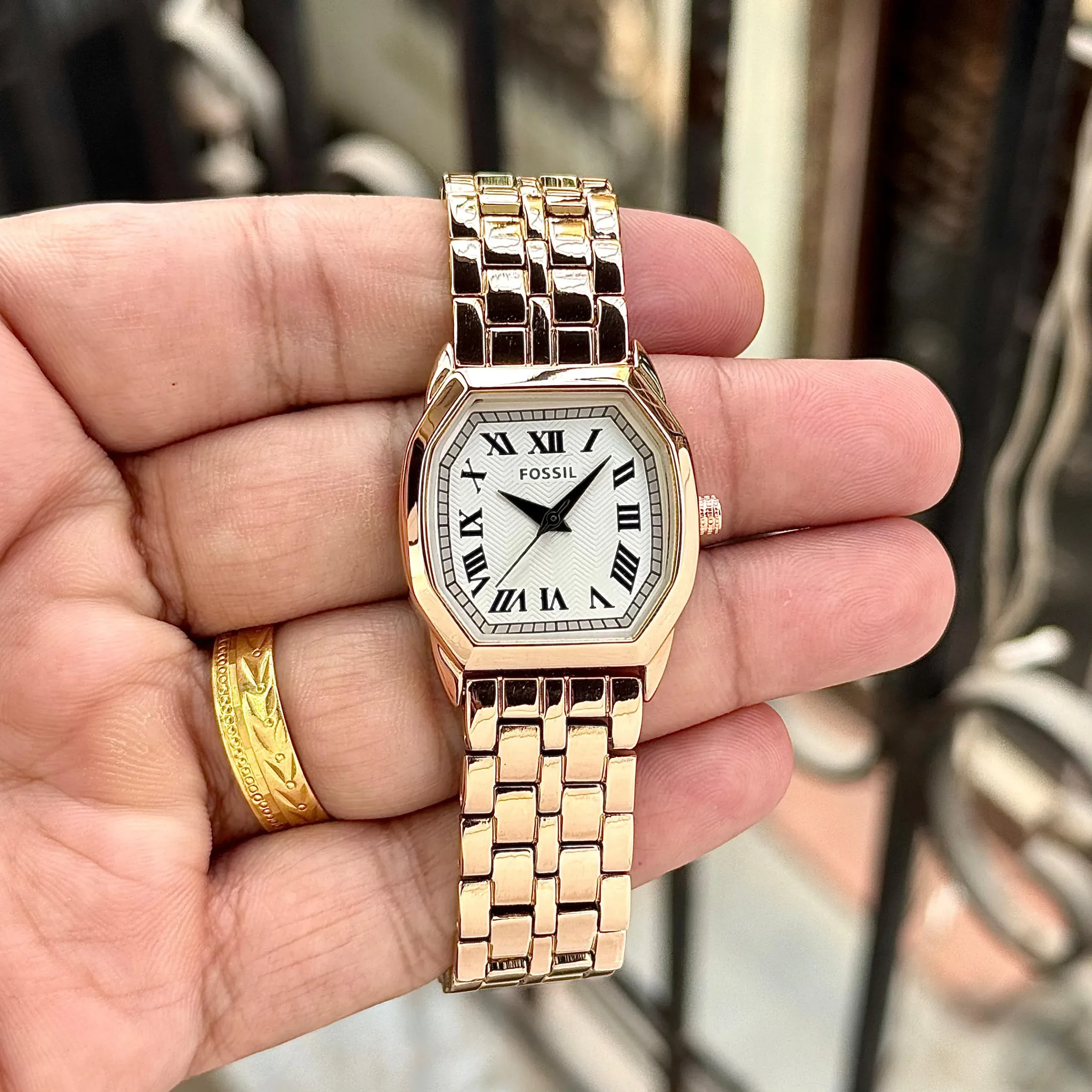 Fossil Harlow Quartz Series - Image 3