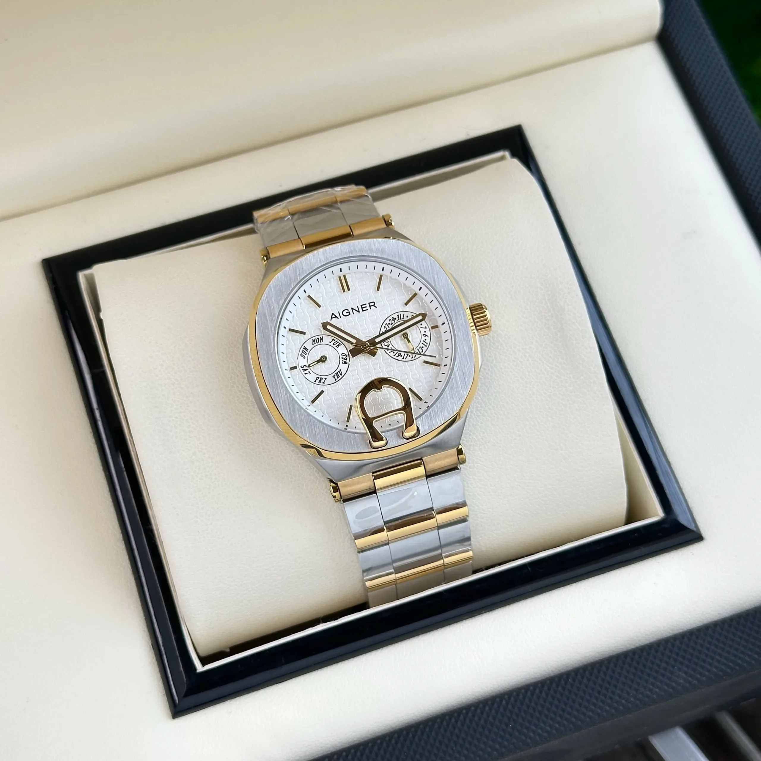Aigner Taviano Two-Tone Quartz - Image 2